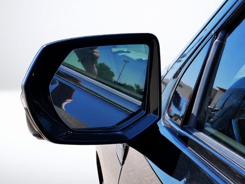 Used 2023 GMC Yukon XL Denali image 14