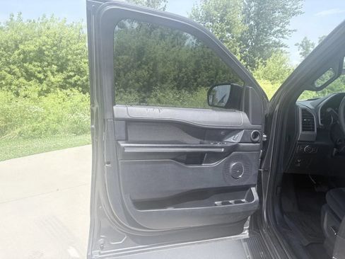Used 2019 Ford Expedition XLT AWD/4WD image 10