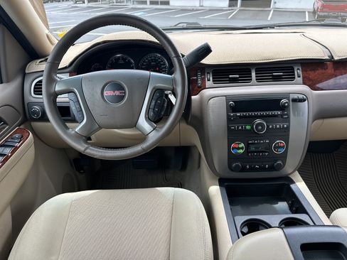 Used 2012 GMC Yukon XL 2500 SLE w/ Convenience Package RWD image 16