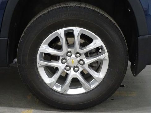 Used 2023 Chevrolet Traverse LS image 42