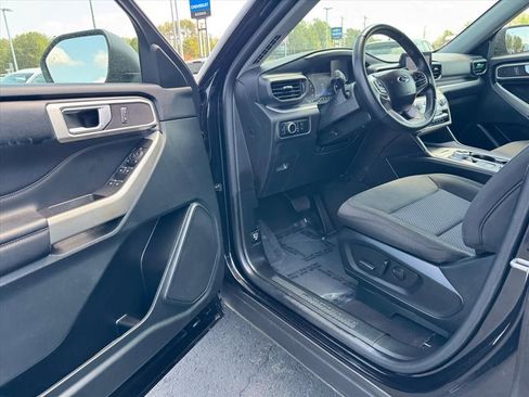 Used 2023 Ford Explorer XLT image 15