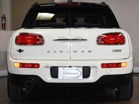 Used 2016 MINI Cooper Clubman FWD image 2