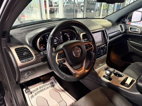 Used 2014 Jeep Grand Cherokee Laredo w/ 18" Wheel & 8.4" Radio Group AWD/4WD image 24