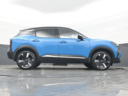 New 2025 Nissan Kicks SR image 29