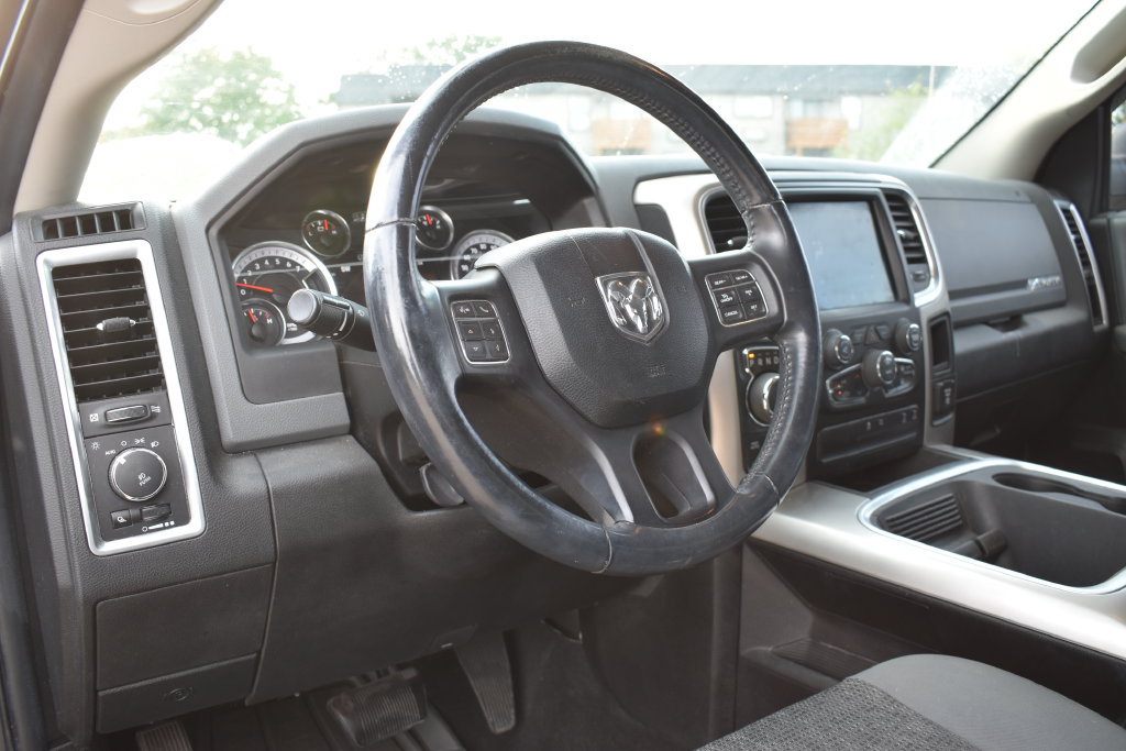 Used 2019 RAM 1500 Big Horn AWD/4WD image 9