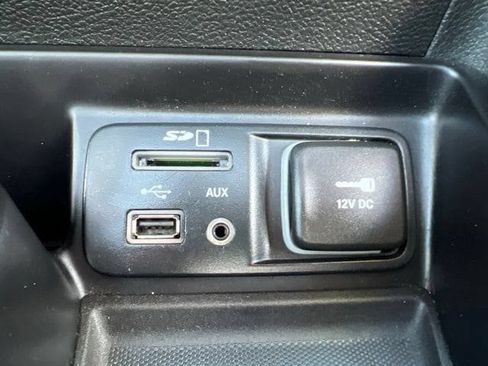 Used 2016 Jeep Cherokee Latitude w/ Comfort/Convenience Group AWD/4WD image 26