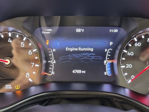 Used 2025 Jeep Compass Sport image 30