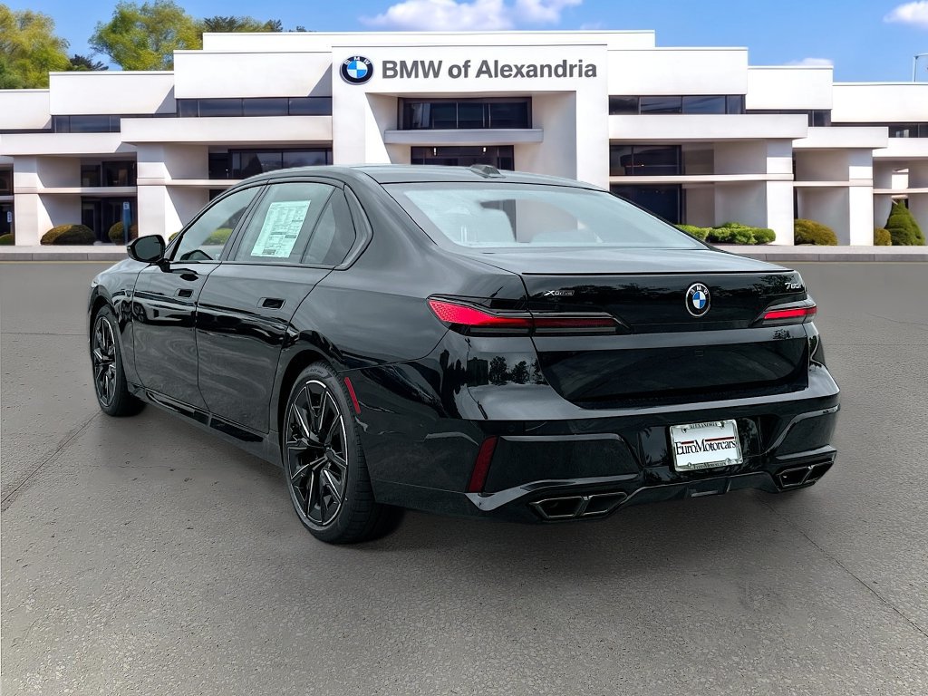 Used 2026 BMW 760i xDrive AWD/4WD image 5