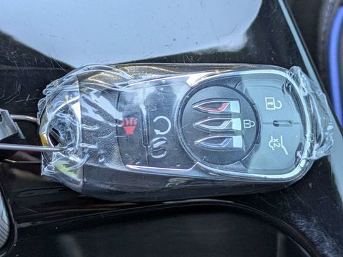Used 2024 Buick Envista Sport Touring w/ Convenience I Package FWD image 30