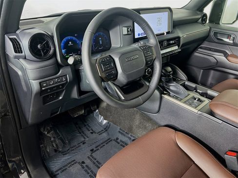 Used 2026 Toyota Land Cruiser image 9