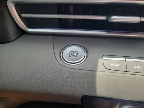 Used 2024 Hyundai Elantra SEL FWD image 27