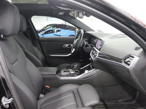 Used 2019 BMW 330i xDrive Sedan w/ Convenience Package AWD/4WD image 29