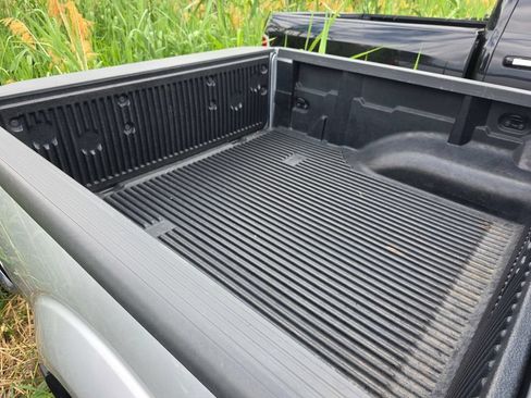 Used 2019 Nissan Frontier SV AWD/4WD image 8