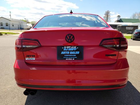 Used 2016 Volkswagen Jetta Sport image 5