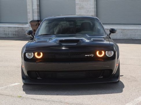 Used 2018 Dodge Challenger SRT Hellcat RWD image 19