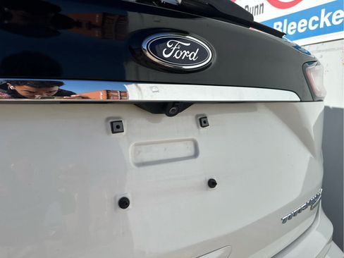 Used 2020 Ford Edge Titanium w/ Equipment Group 301A AWD/4WD image 19