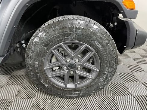 Used 2026 Jeep Wrangler Unlimited Sport AWD/4WD image 9