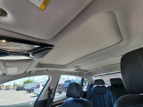 Used 2022 BMW 740i w/ Premium Package RWD image 16