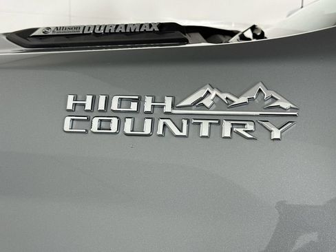 Used 2024 Chevrolet Silverado 3500 High Country w/ High Country Premium Package AWD/4WD image 9