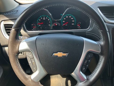 Used 2017 Chevrolet Traverse LT w/ Style and Technology Package AWD/4WD image 19