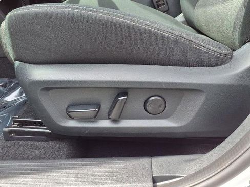Certified 2025 Nissan Rogue SV AWD/4WD image 22