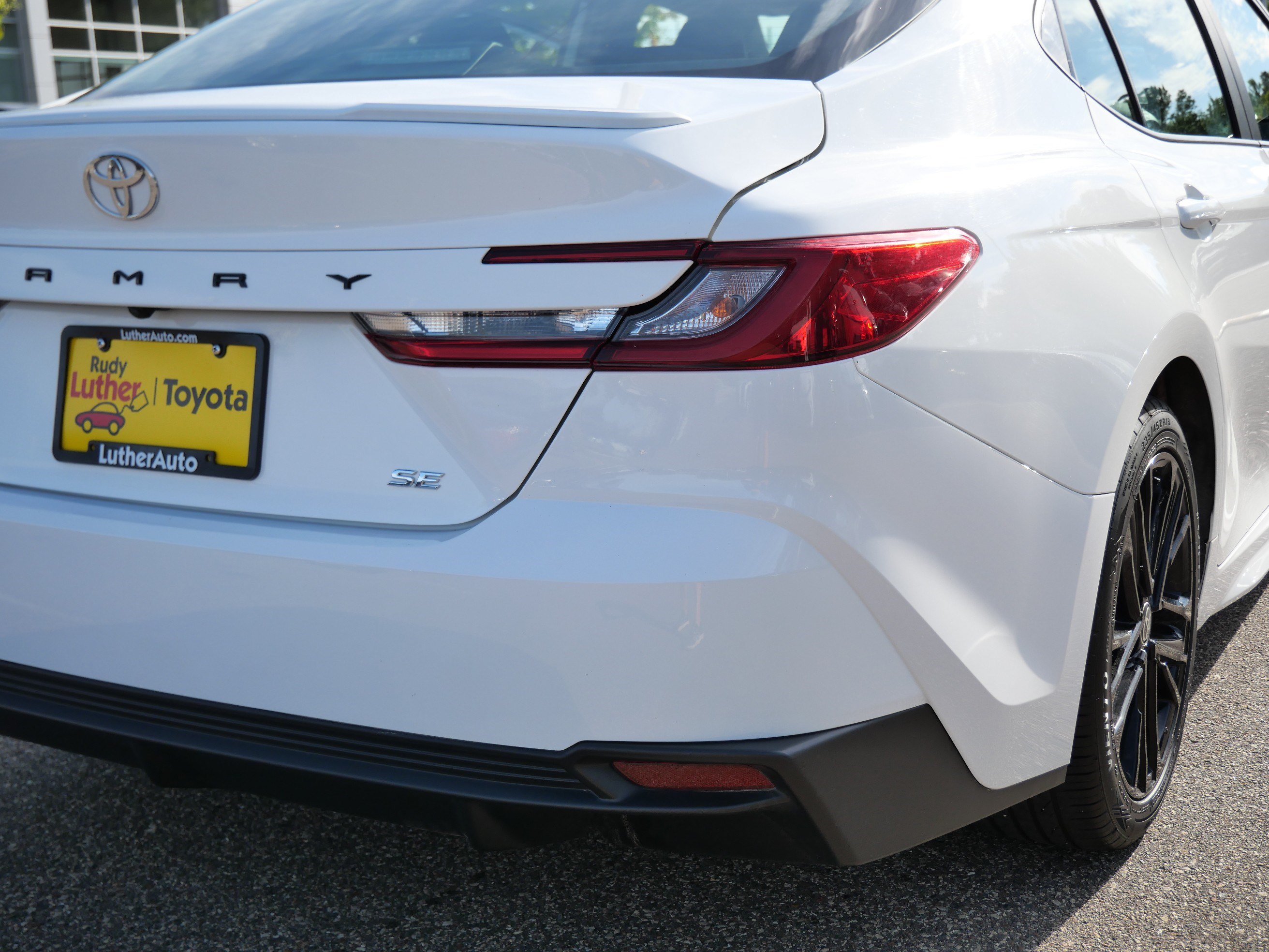 Certified 2025 Toyota Camry SE FWD image 17