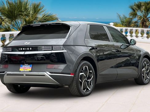 Used 2024 Hyundai Ioniq 5 SEL image 4
