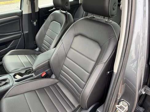 Used 2024 Volkswagen Jetta SE FWD image 22