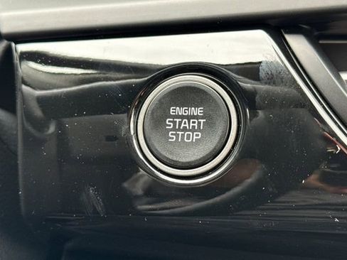 New 2026 Kia Seltos S FWD image 28