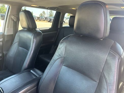 Used 2018 Toyota Highlander Limited AWD/4WD image 15