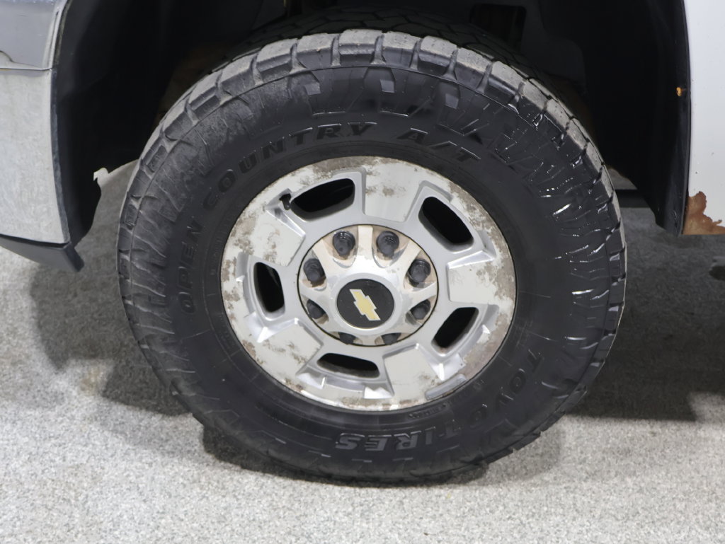 Used 2013 Chevrolet Silverado 2500 W/T w/ Snow Plow Prep Package AWD/4WD image 12