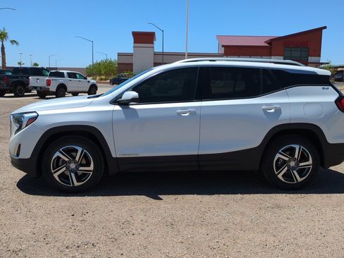 Used 2021 GMC Terrain SLT w/ LPO, Cargo Package FWD image 6