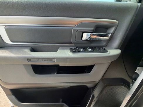 Used 2020 RAM 1500 Classic SLT RWD image 9