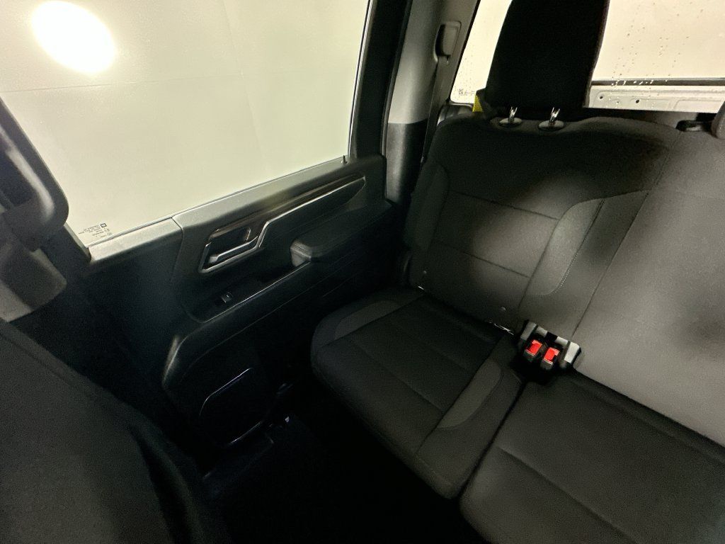 Used 2024 Chevrolet Silverado 2500 LT AWD/4WD image 12