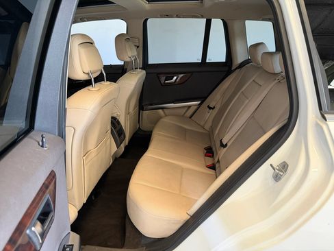 Used 2013 Mercedes-Benz GLK 350 4MATIC image 31