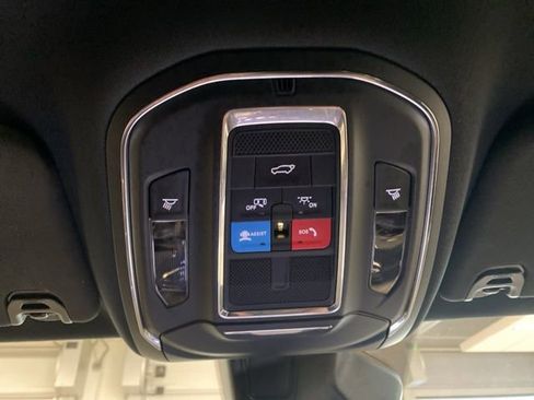 Used 2024 Jeep Wagoneer Series II image 19