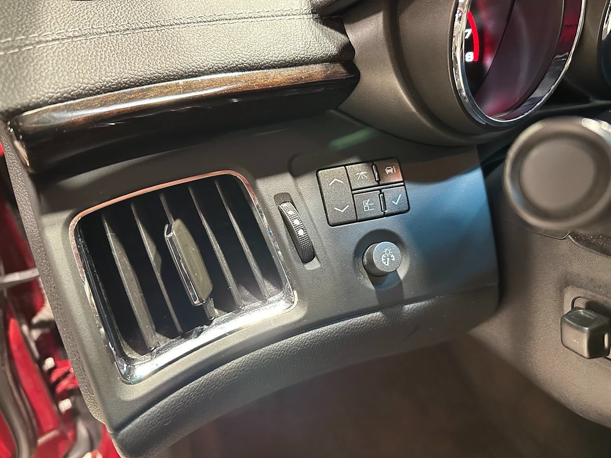 Used 2011 Cadillac CTS V w/ Wood Trim Package RWD image 31