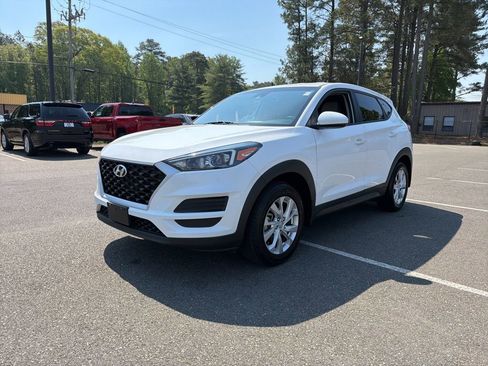Used 2021 Hyundai Tucson SE FWD image 2
