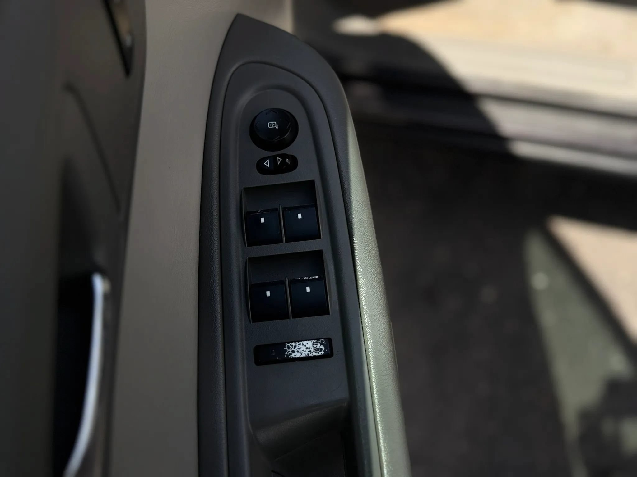 Used 2016 GMC Acadia SLE FWD image 32