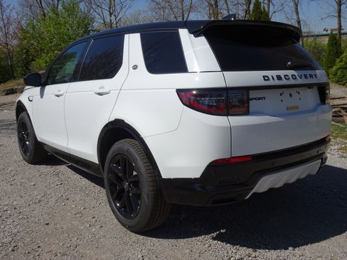 New 2025 Land Rover Discovery Sport Dynamic SE image 8