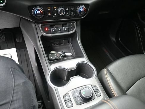 Used 2024 GMC Terrain AT4 AWD/4WD image 12