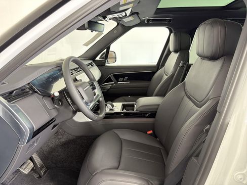 New 2026 Land Rover Range Rover Long Wheelbase SE image 21