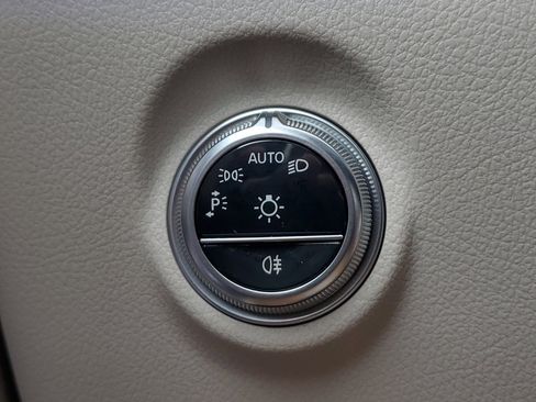 Used 2023 Mercedes-Benz C 300 Sedan image 25