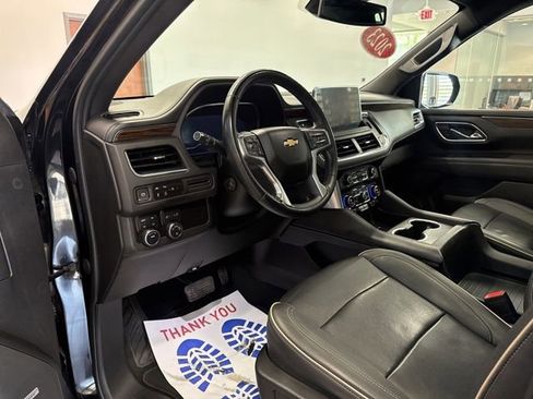 Used 2023 Chevrolet Suburban Premier AWD/4WD image 24