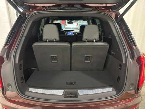 Used 2023 Cadillac XT6 Premium Luxury image 35