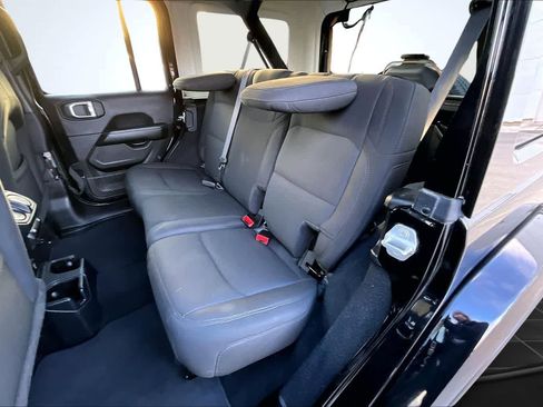 Used 2023 Jeep Wrangler Sahara image 13