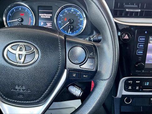 Used 2017 Toyota Corolla LE FWD image 11