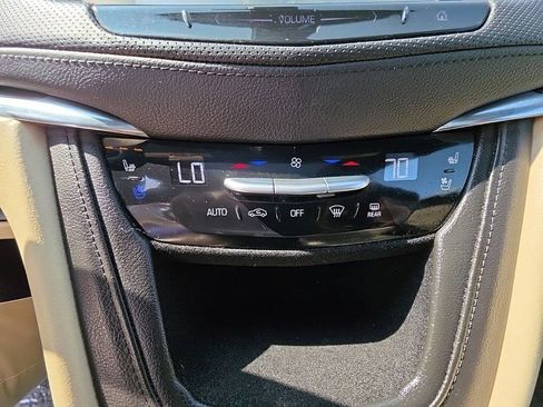 Used 2017 Cadillac XT5 Premium Luxury AWD/4WD image 19