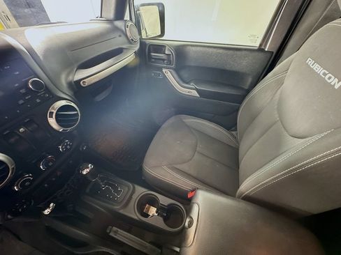 Used 2016 Jeep Wrangler Rubicon w/ Power Convenience Group AWD/4WD image 10