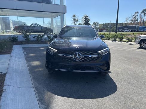 Used 2024 Mercedes-Benz GLC 300 4MATIC image 3